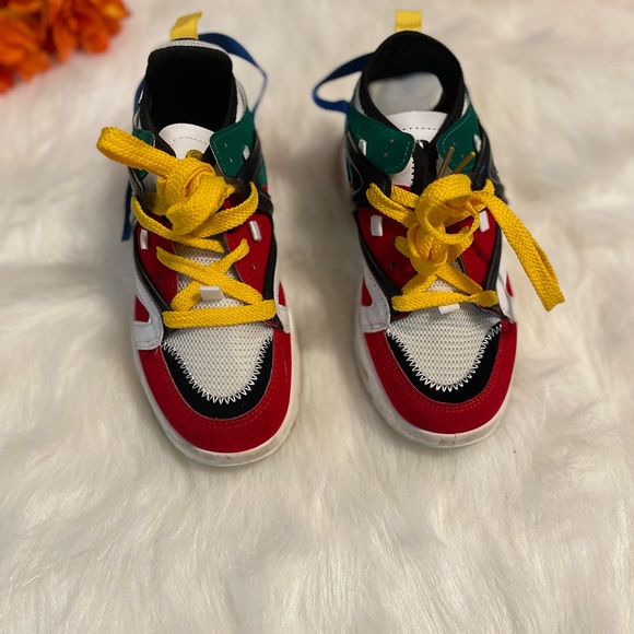 Multicolored shoe - Picture 1 of 3